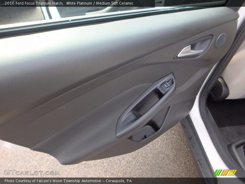 White Platinum / Medium Soft Ceramic 2016 Ford Focus Titanium Hatch