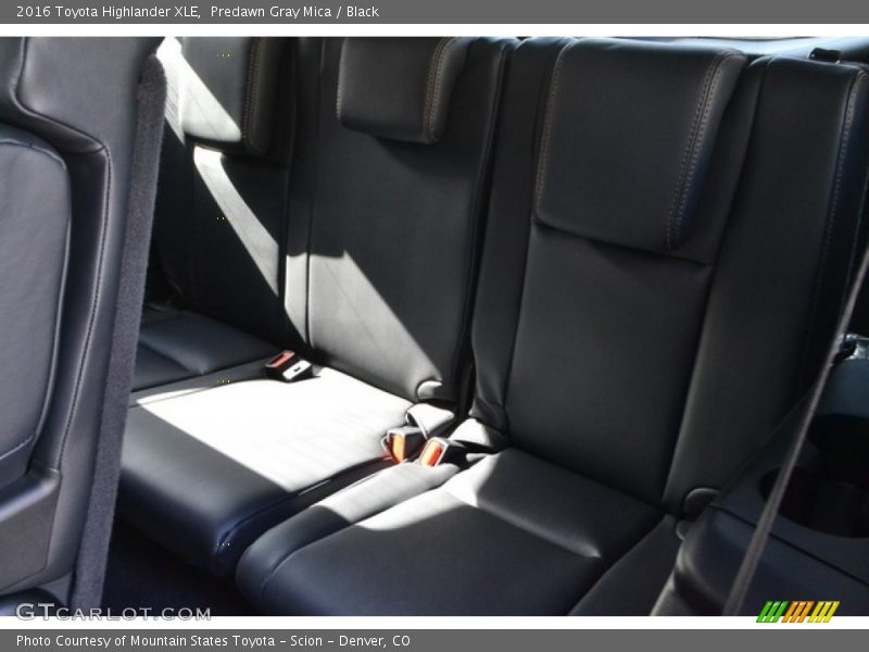 Predawn Gray Mica / Black 2016 Toyota Highlander XLE