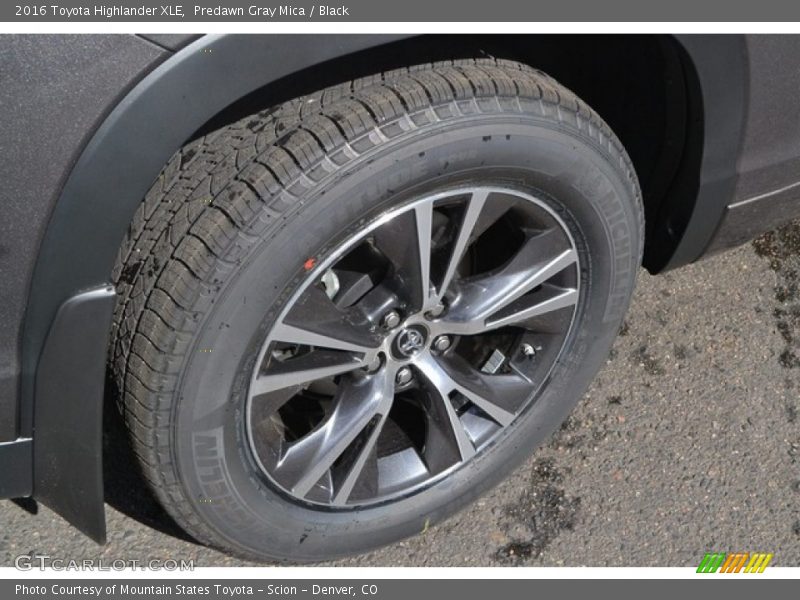 Predawn Gray Mica / Black 2016 Toyota Highlander XLE