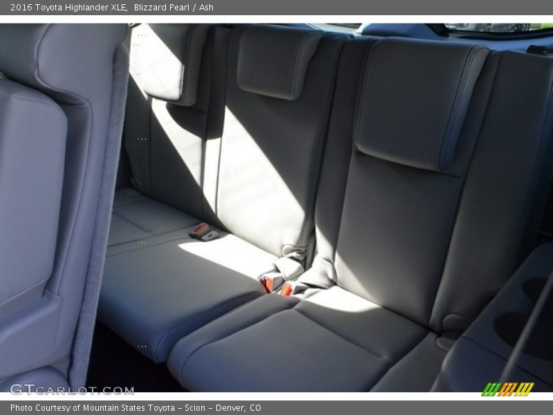Blizzard Pearl / Ash 2016 Toyota Highlander XLE