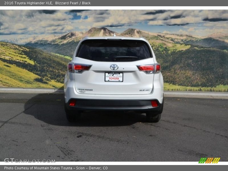Blizzard Pearl / Black 2016 Toyota Highlander XLE