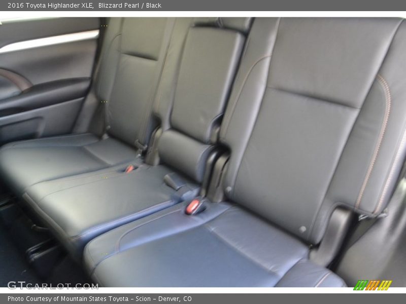 Blizzard Pearl / Black 2016 Toyota Highlander XLE