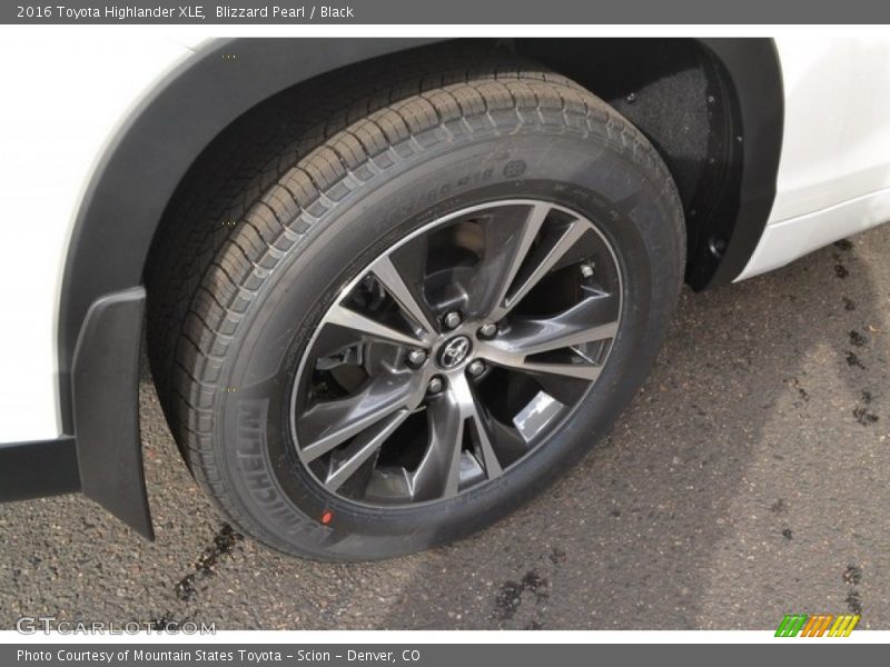 Blizzard Pearl / Black 2016 Toyota Highlander XLE