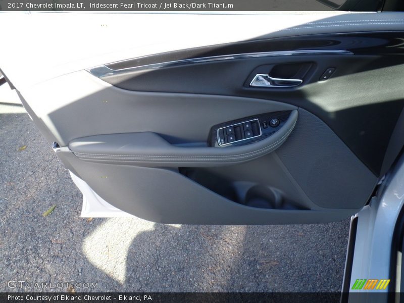 Iridescent Pearl Tricoat / Jet Black/Dark Titanium 2017 Chevrolet Impala LT