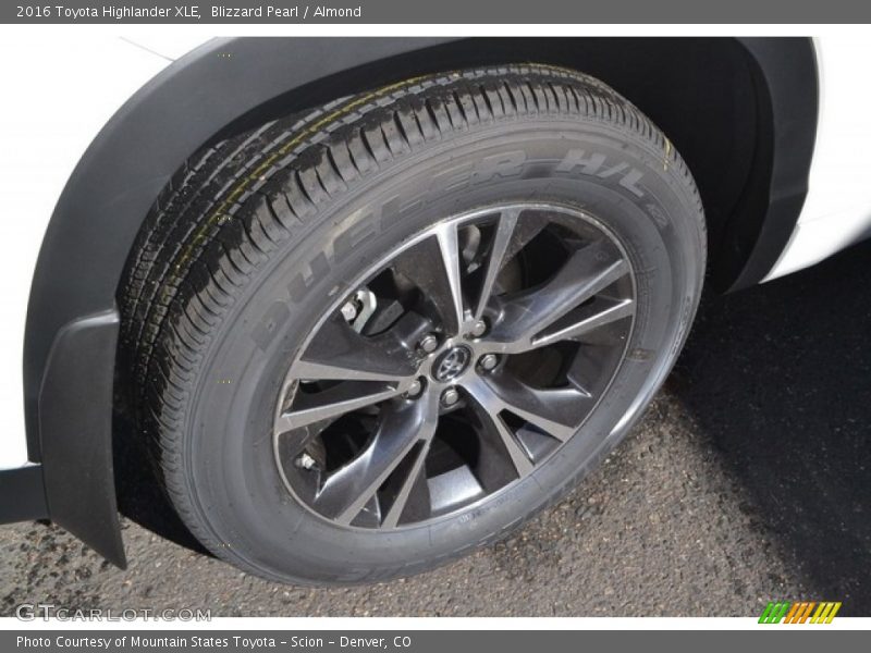 Blizzard Pearl / Almond 2016 Toyota Highlander XLE