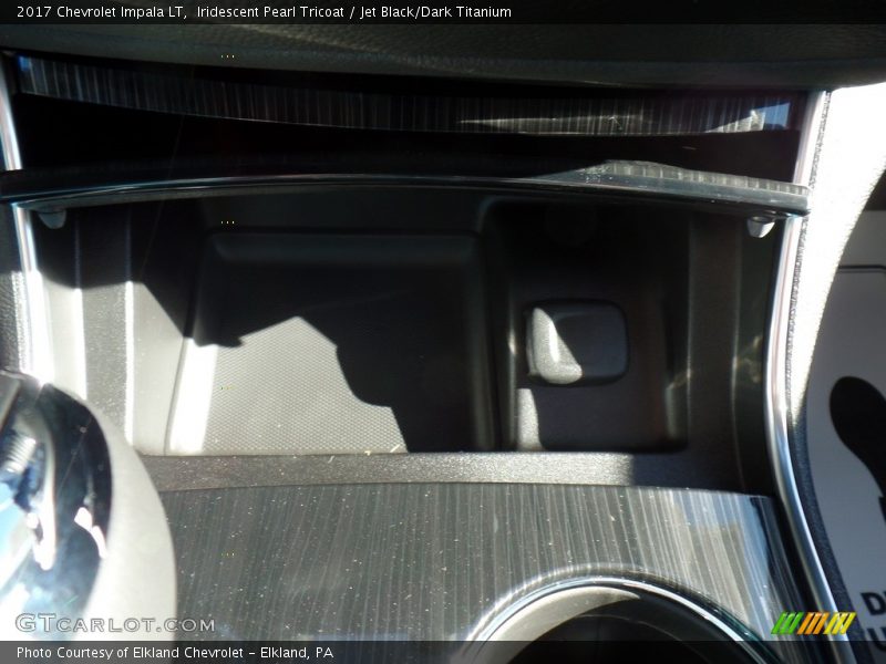 Iridescent Pearl Tricoat / Jet Black/Dark Titanium 2017 Chevrolet Impala LT