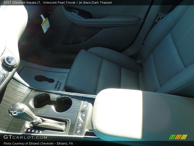 Iridescent Pearl Tricoat / Jet Black/Dark Titanium 2017 Chevrolet Impala LT