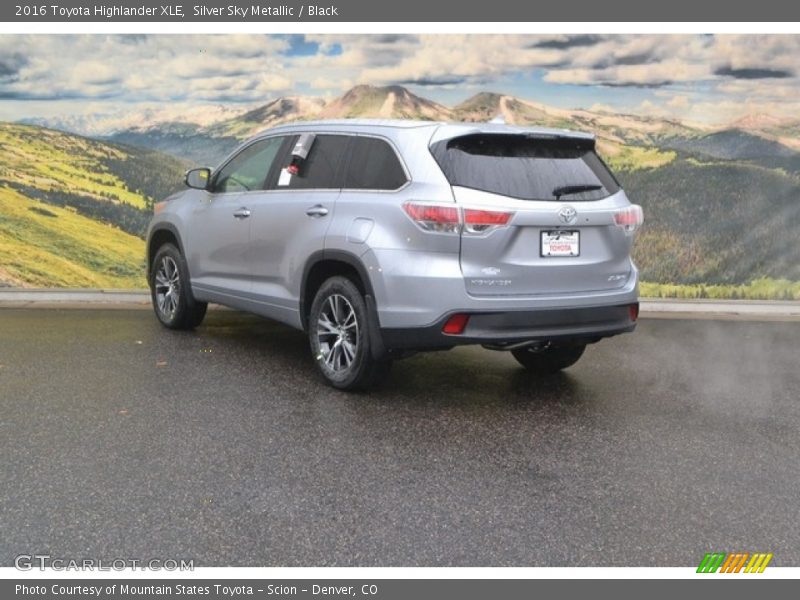 Silver Sky Metallic / Black 2016 Toyota Highlander XLE