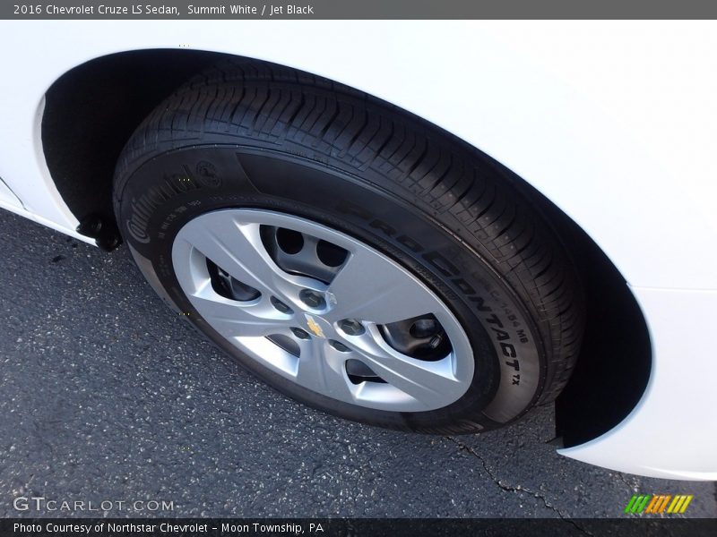 Summit White / Jet Black 2016 Chevrolet Cruze LS Sedan