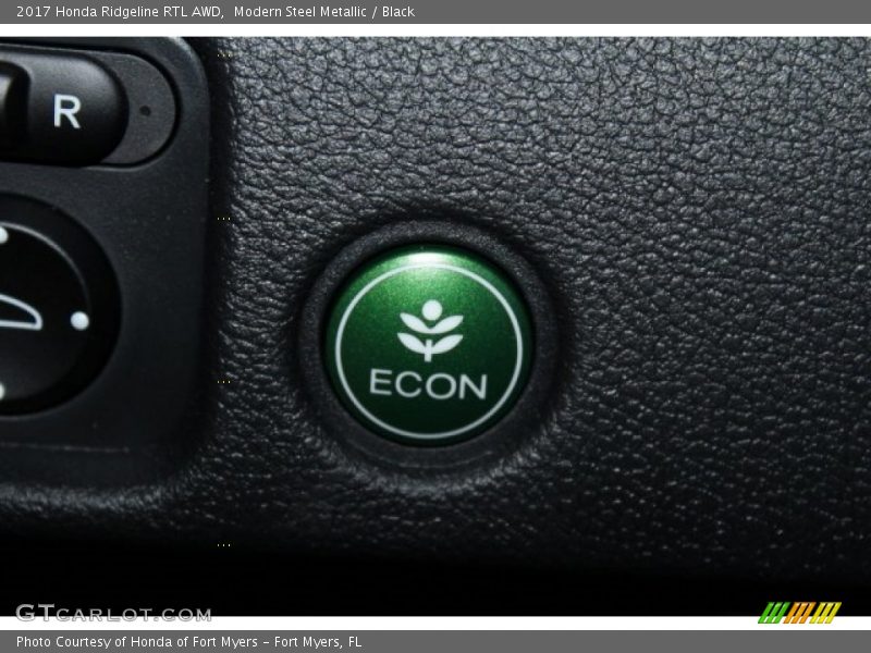 Modern Steel Metallic / Black 2017 Honda Ridgeline RTL AWD