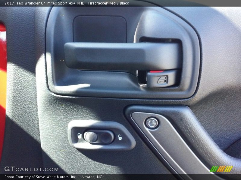 Controls of 2017 Wrangler Unlimited Sport 4x4 RHD