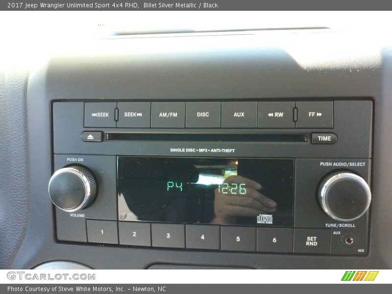 Controls of 2017 Wrangler Unlimited Sport 4x4 RHD