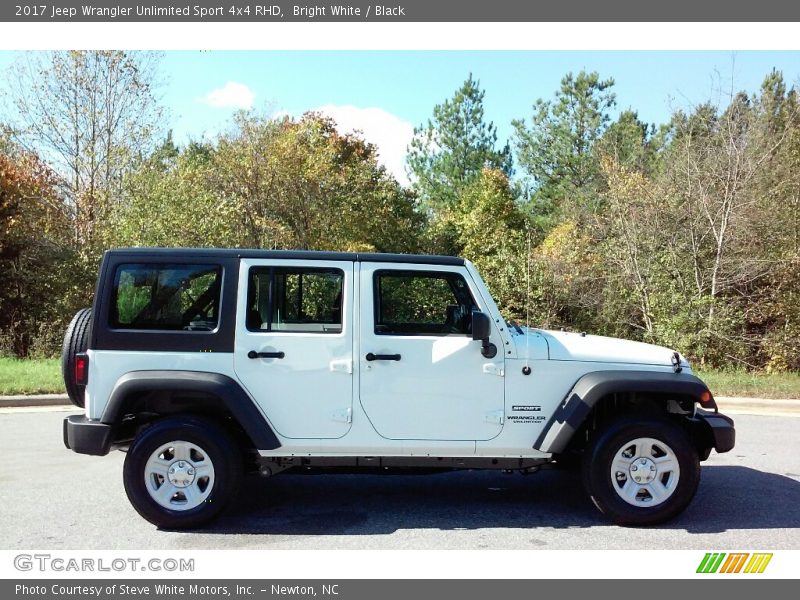 Bright White / Black 2017 Jeep Wrangler Unlimited Sport 4x4 RHD