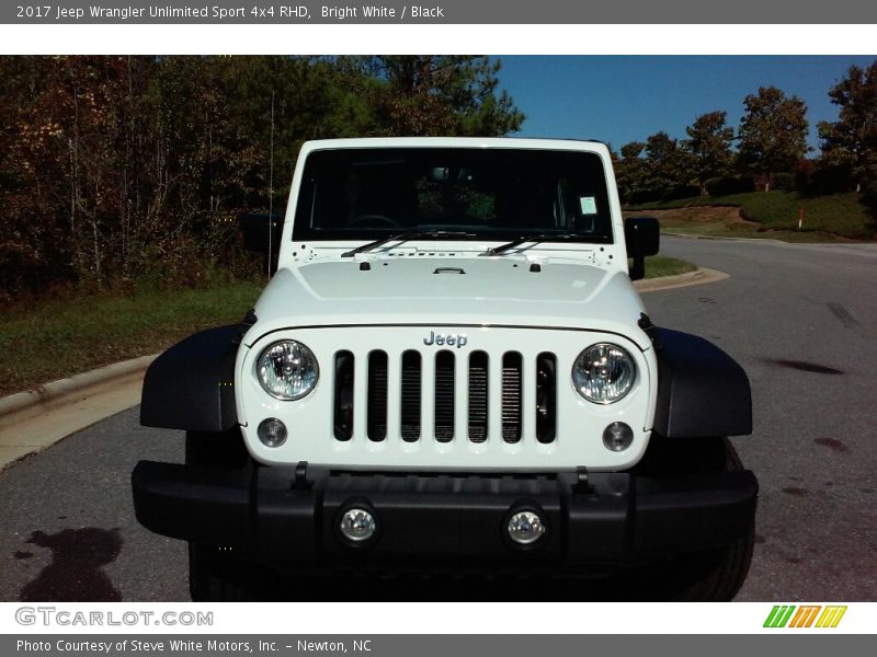 Bright White / Black 2017 Jeep Wrangler Unlimited Sport 4x4 RHD
