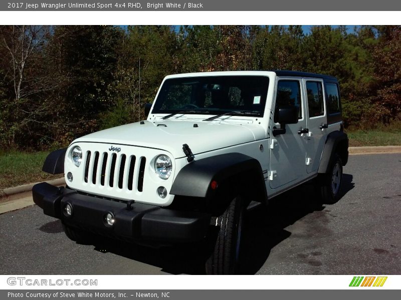 Front 3/4 View of 2017 Wrangler Unlimited Sport 4x4 RHD