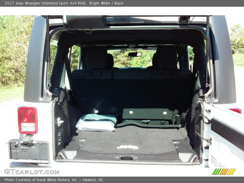 Bright White / Black 2017 Jeep Wrangler Unlimited Sport 4x4 RHD