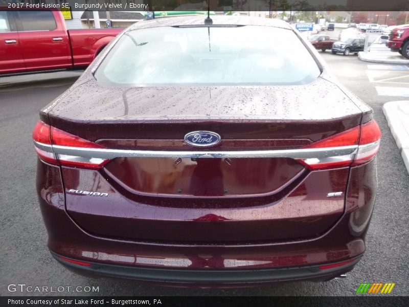 Burgundy Velvet / Ebony 2017 Ford Fusion SE