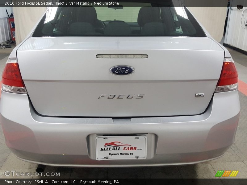 Ingot Silver Metallic / Medium Stone 2010 Ford Focus SE Sedan