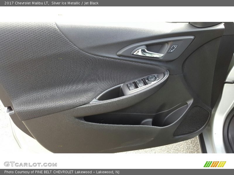 Silver Ice Metallic / Jet Black 2017 Chevrolet Malibu LT