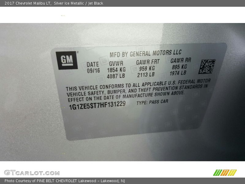 Silver Ice Metallic / Jet Black 2017 Chevrolet Malibu LT