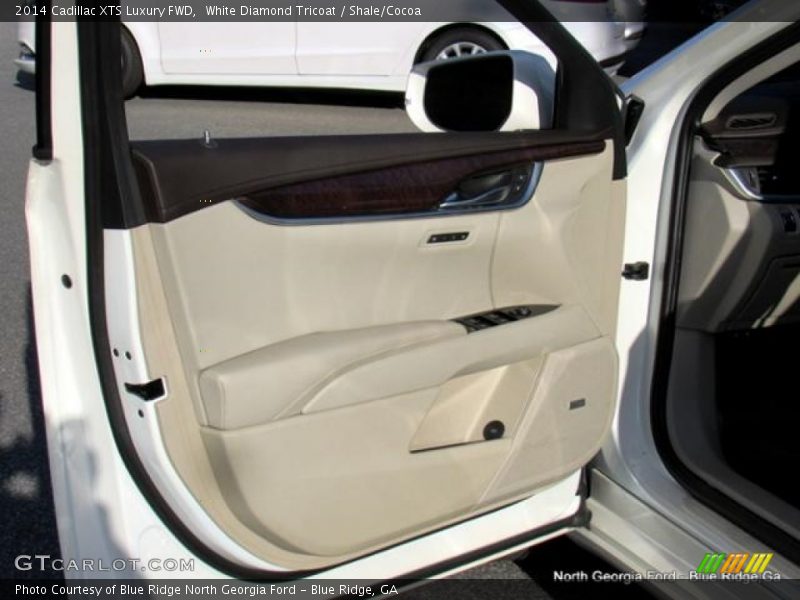 White Diamond Tricoat / Shale/Cocoa 2014 Cadillac XTS Luxury FWD