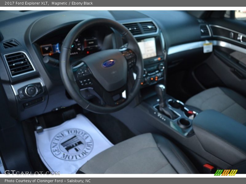 Magnetic / Ebony Black 2017 Ford Explorer XLT