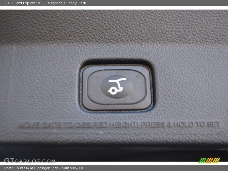 Magnetic / Ebony Black 2017 Ford Explorer XLT