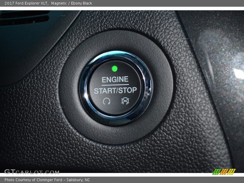 Magnetic / Ebony Black 2017 Ford Explorer XLT