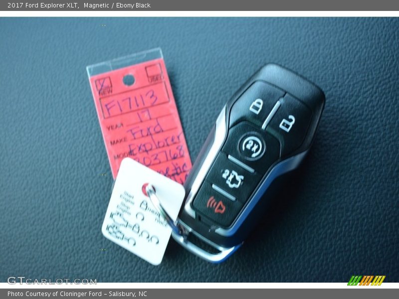 Magnetic / Ebony Black 2017 Ford Explorer XLT