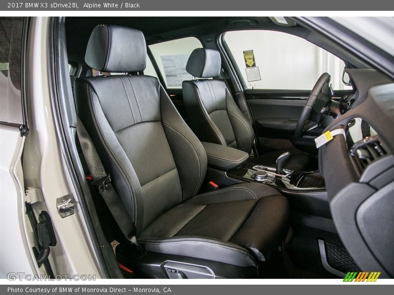 Alpine White / Black 2017 BMW X3 sDrive28i