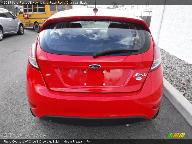 Race Red / Charcoal Black 2015 Ford Fiesta SE Hatchback