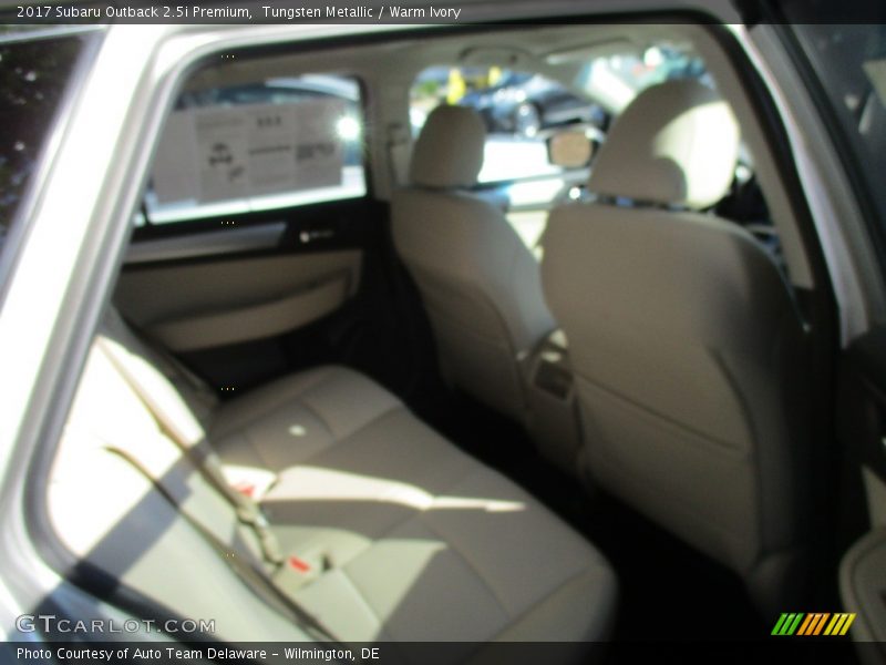 Tungsten Metallic / Warm Ivory 2017 Subaru Outback 2.5i Premium