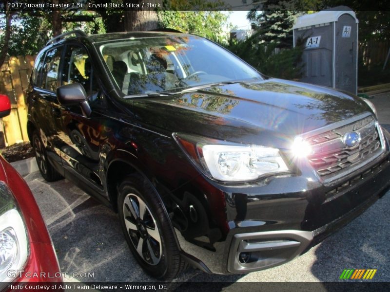 Crystal Black Silica / Black 2017 Subaru Forester 2.5i