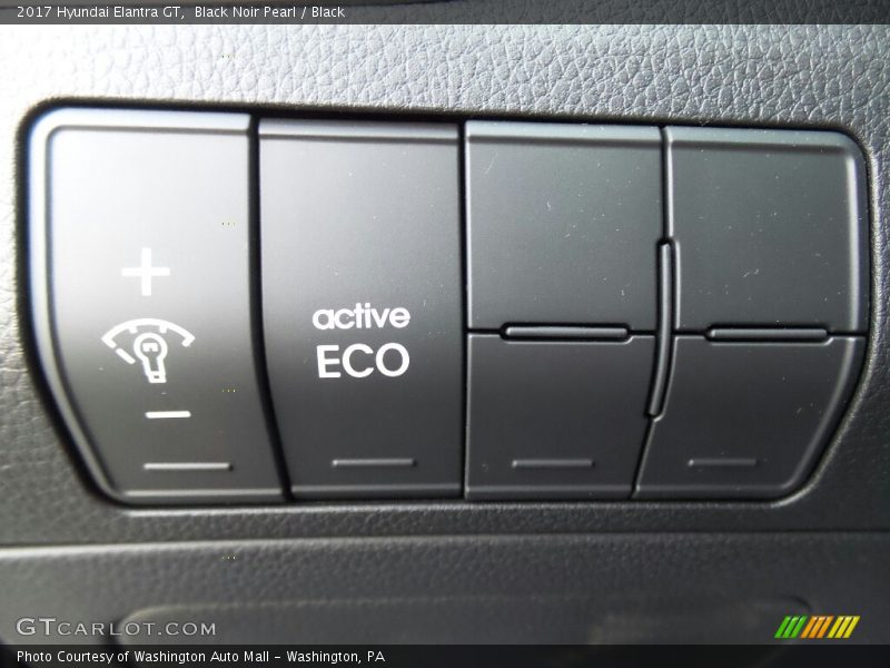 Controls of 2017 Elantra GT 