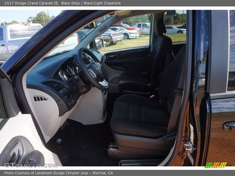 Black Onyx / Black/Light Graystone 2017 Dodge Grand Caravan SE