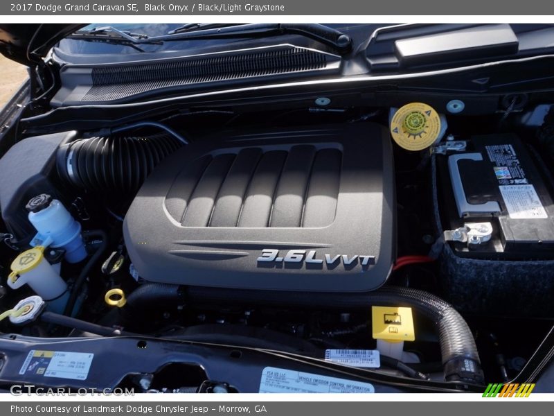 Black Onyx / Black/Light Graystone 2017 Dodge Grand Caravan SE