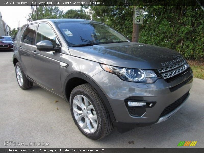 Front 3/4 View of 2017 Discovery Sport HSE