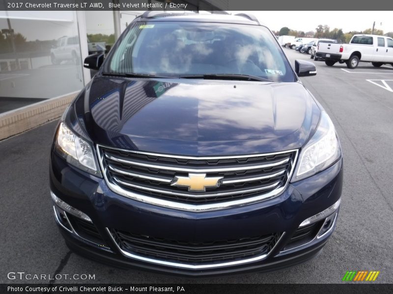 Blue Velvet Metallic / Ebony 2017 Chevrolet Traverse LT AWD