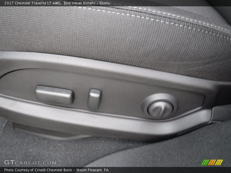 Blue Velvet Metallic / Ebony 2017 Chevrolet Traverse LT AWD