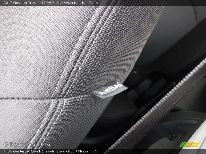 Blue Velvet Metallic / Ebony 2017 Chevrolet Traverse LT AWD