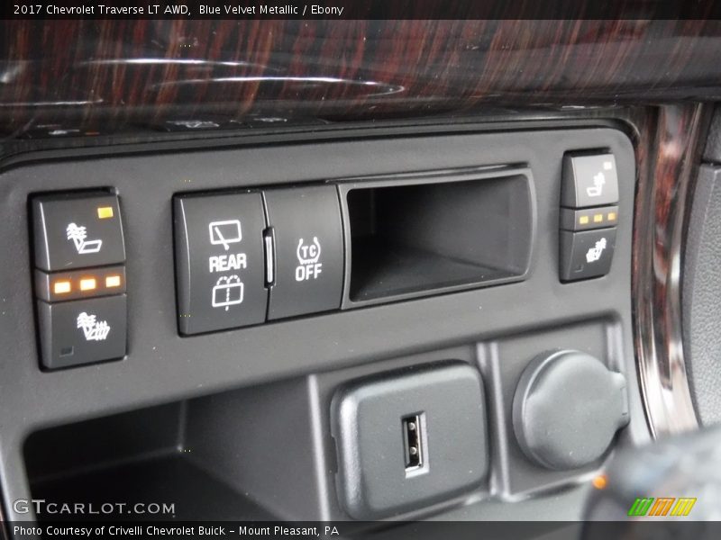 Blue Velvet Metallic / Ebony 2017 Chevrolet Traverse LT AWD