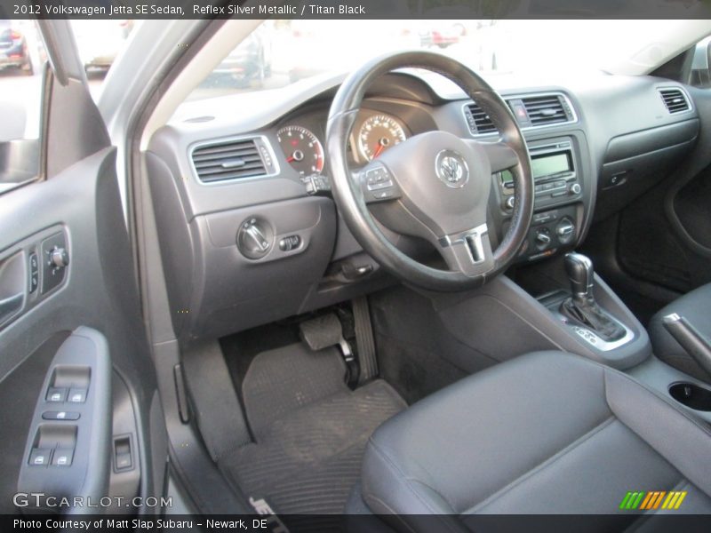 Reflex Silver Metallic / Titan Black 2012 Volkswagen Jetta SE Sedan