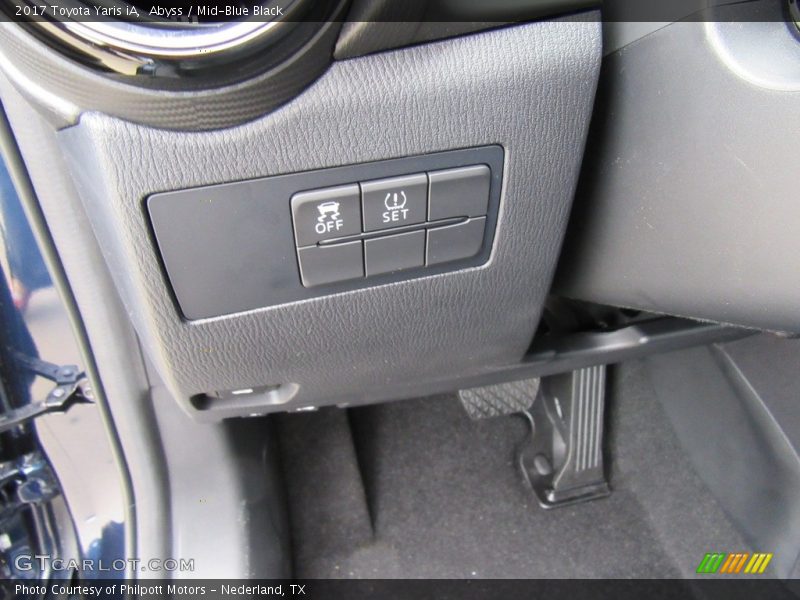 Controls of 2017 Yaris iA 