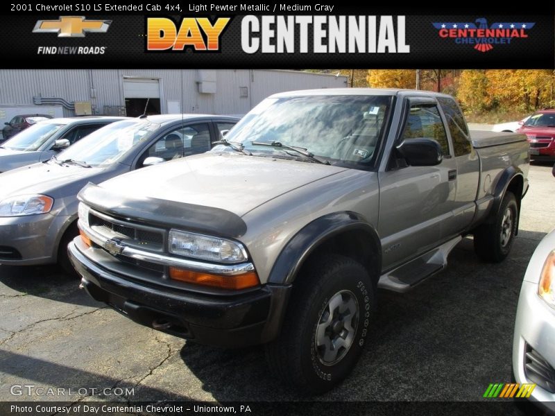 Light Pewter Metallic / Medium Gray 2001 Chevrolet S10 LS Extended Cab 4x4