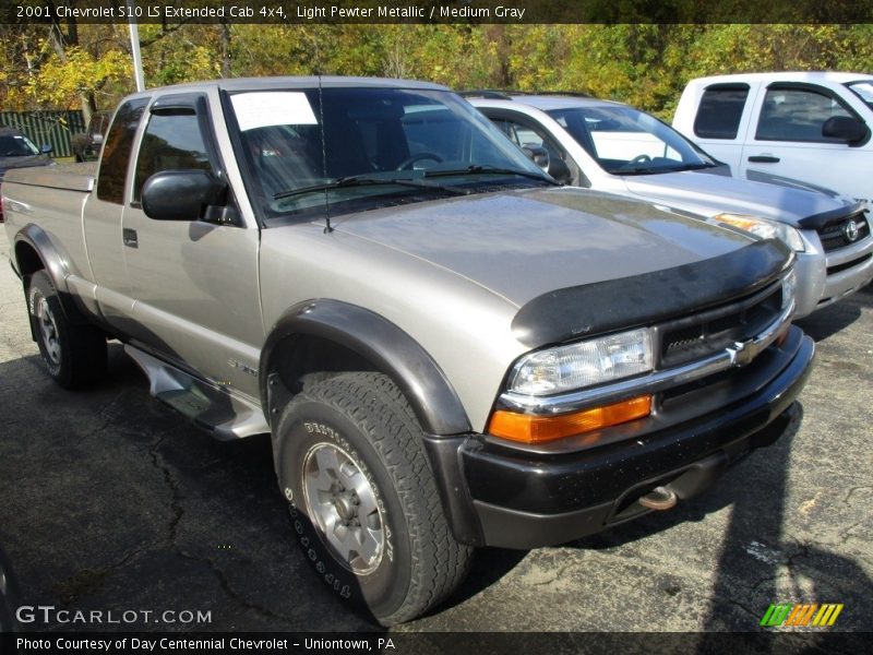 Light Pewter Metallic / Medium Gray 2001 Chevrolet S10 LS Extended Cab 4x4