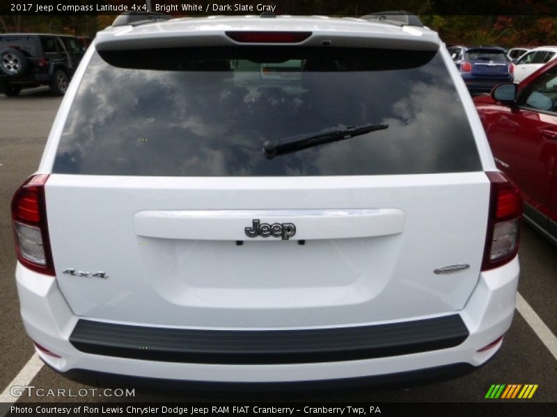 Bright White / Dark Slate Gray 2017 Jeep Compass Latitude 4x4