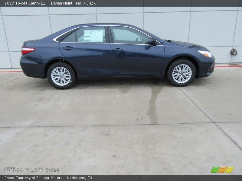 Parisian Night Pearl / Black 2017 Toyota Camry LE