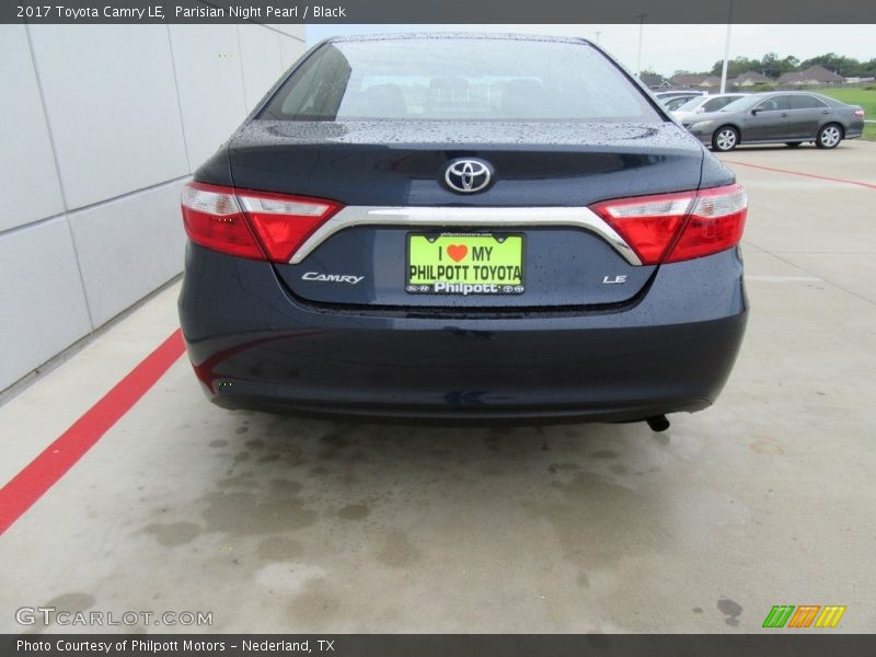 Parisian Night Pearl / Black 2017 Toyota Camry LE