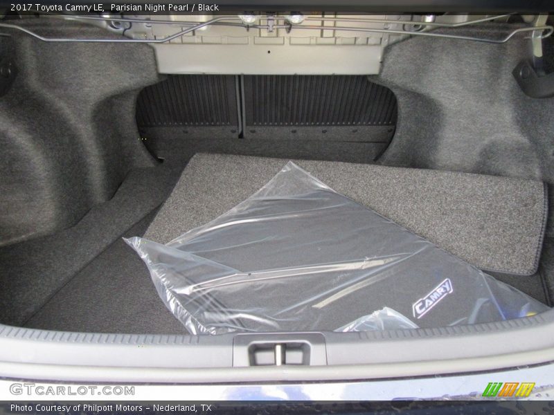 Parisian Night Pearl / Black 2017 Toyota Camry LE