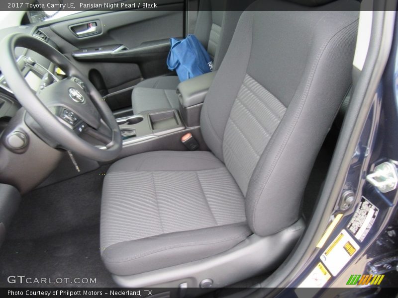 Parisian Night Pearl / Black 2017 Toyota Camry LE